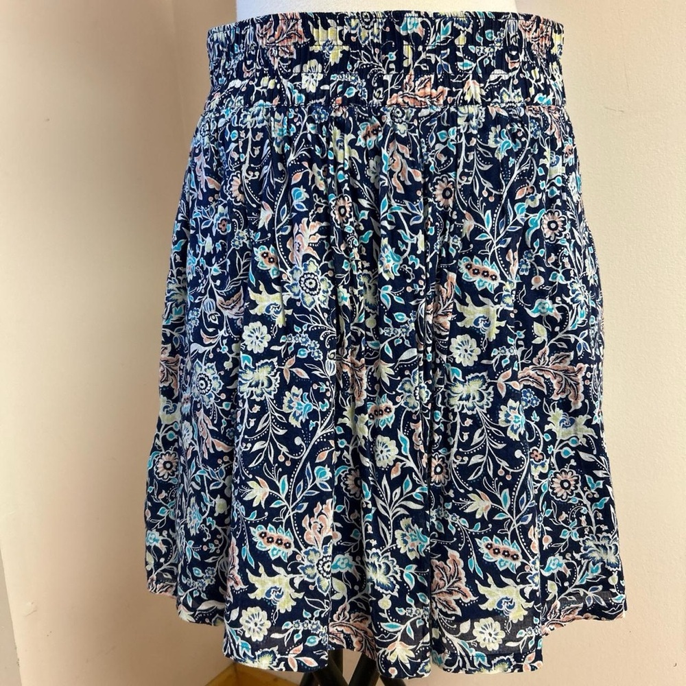 Old Navy Women’s Navy Floral Skirt with elastic waistband size S